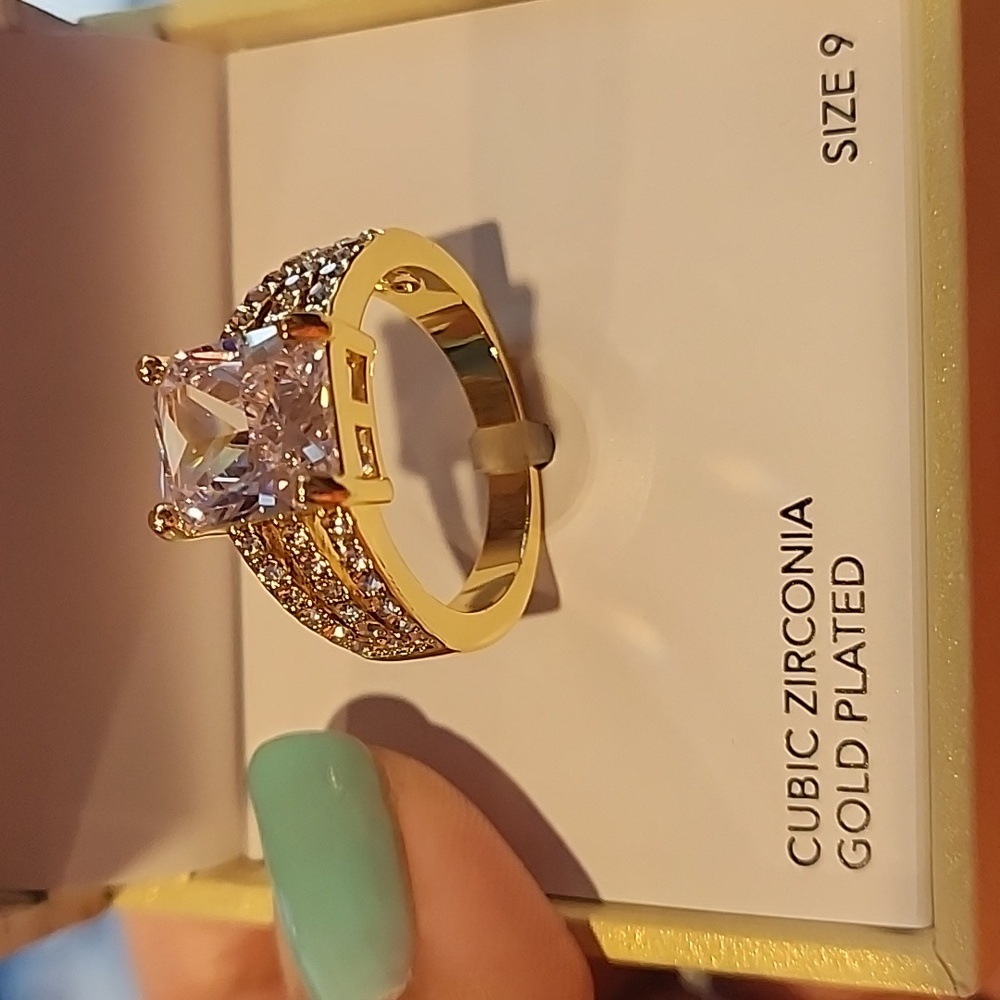 Women's Crystal Triple Row Ring.